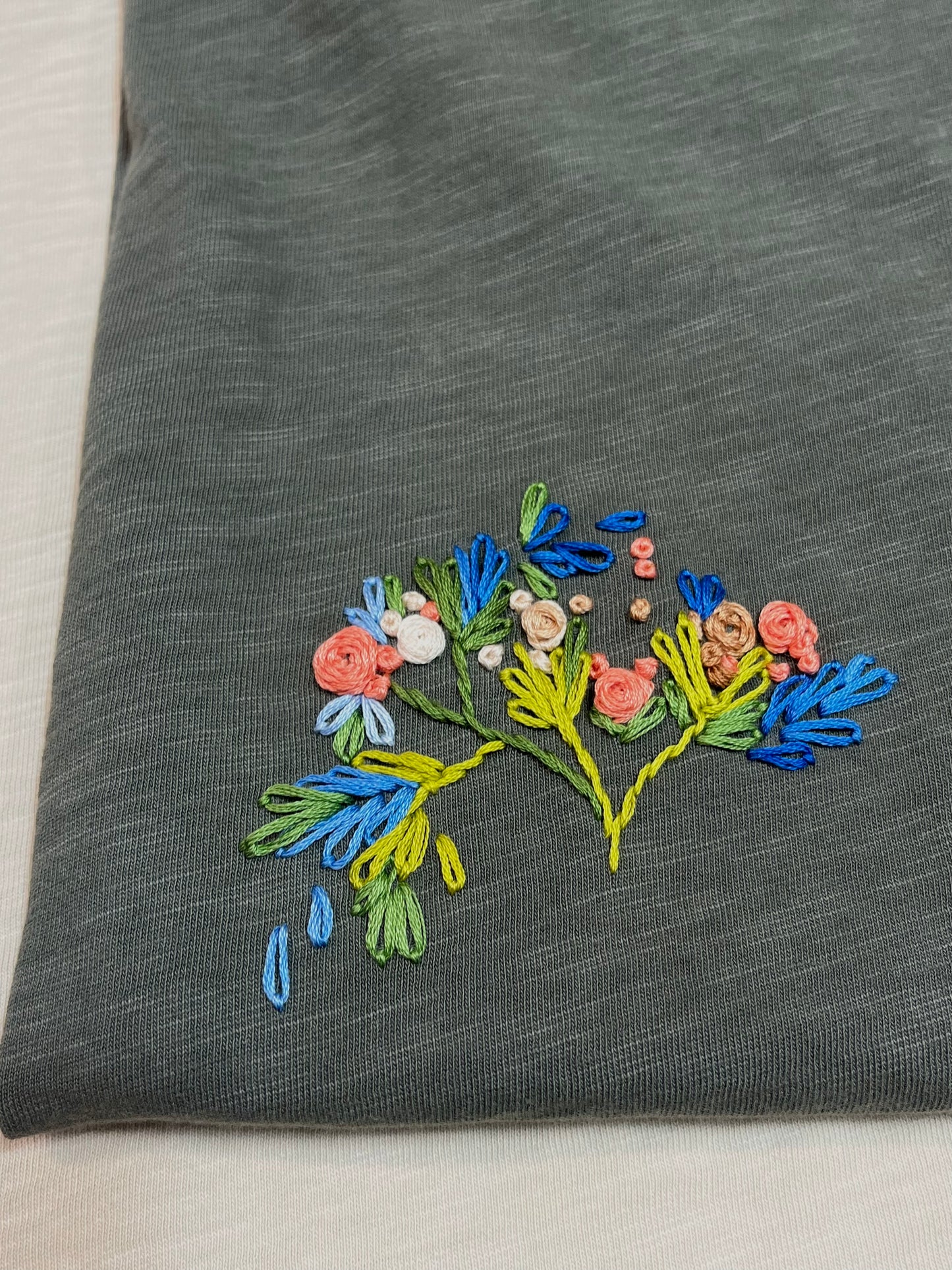 Journey Tee - Tea Leaf Bouquet