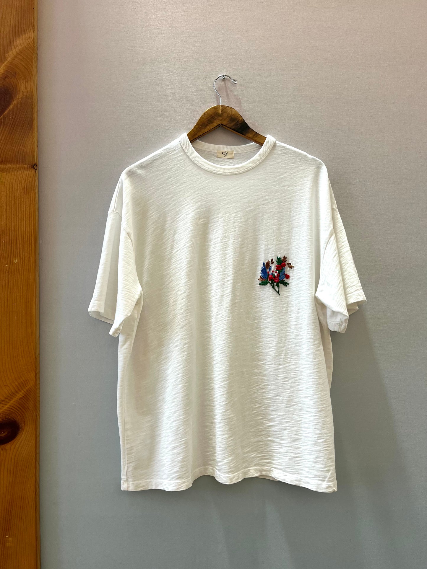 Journey Tee - Lucent White Bouquet