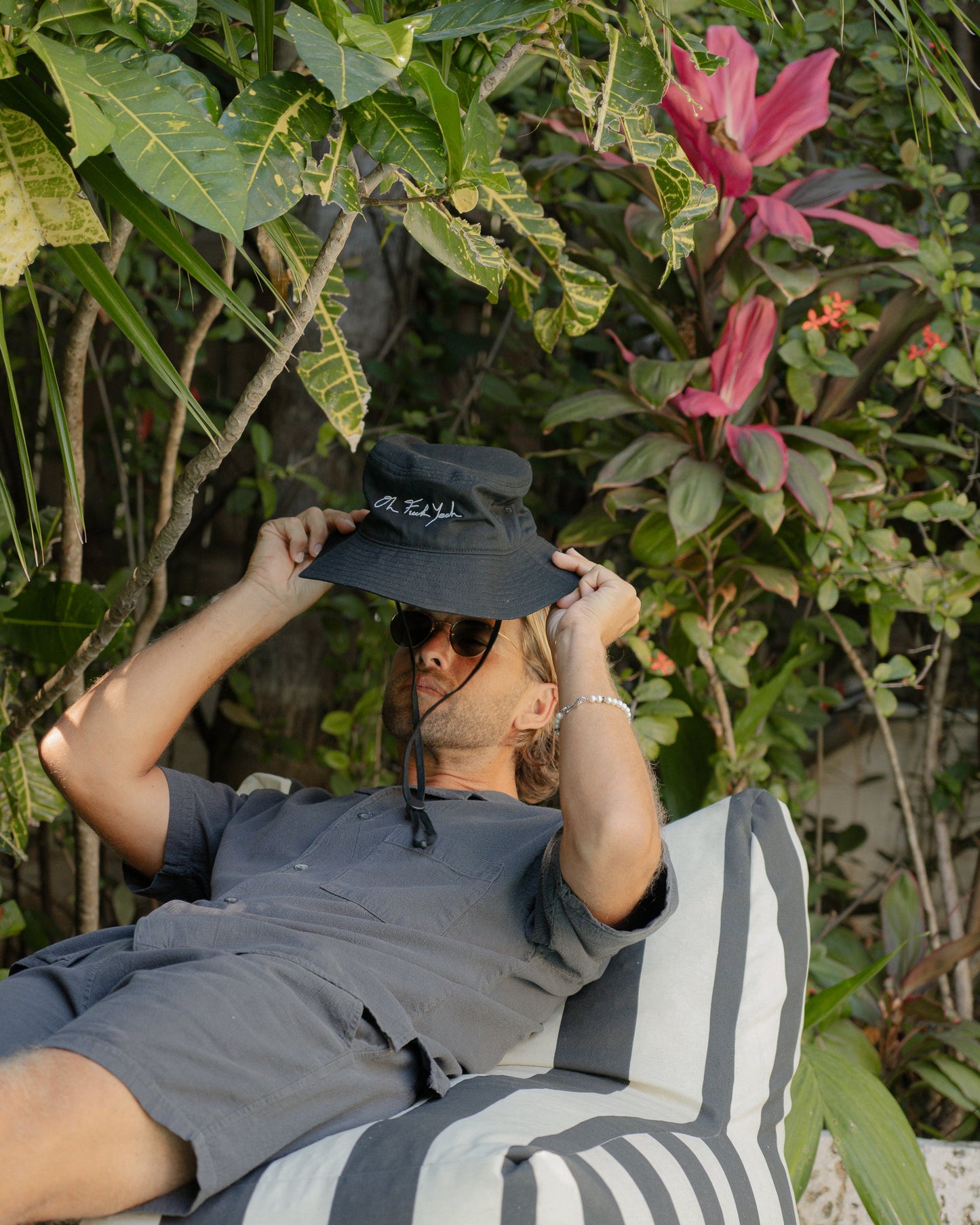 Signature Wide Brim Bucket - Black