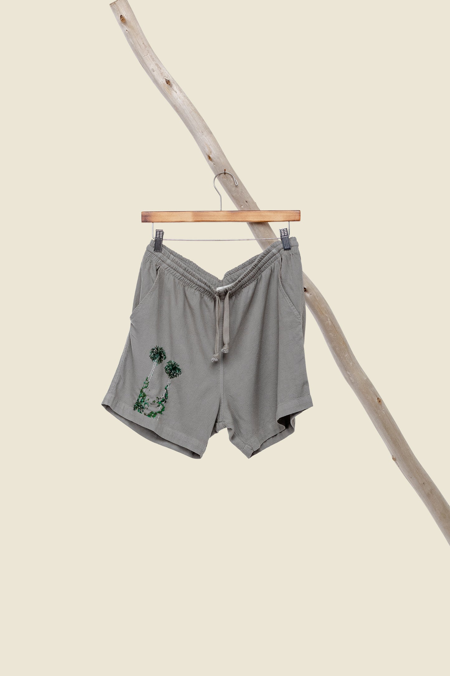 Crinkle Short - Leafy Palm Short