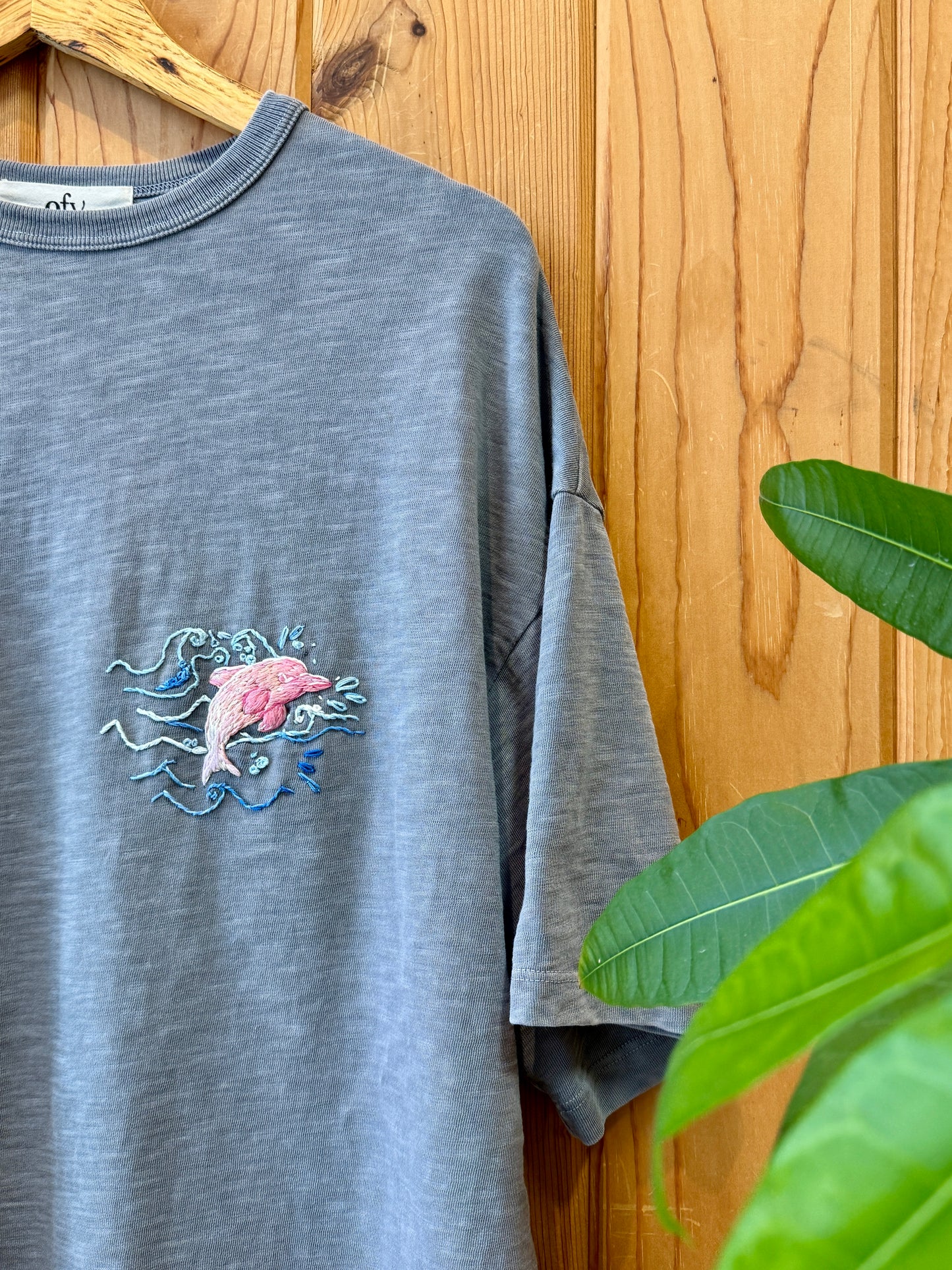Journey Tee - Pink Dolphin