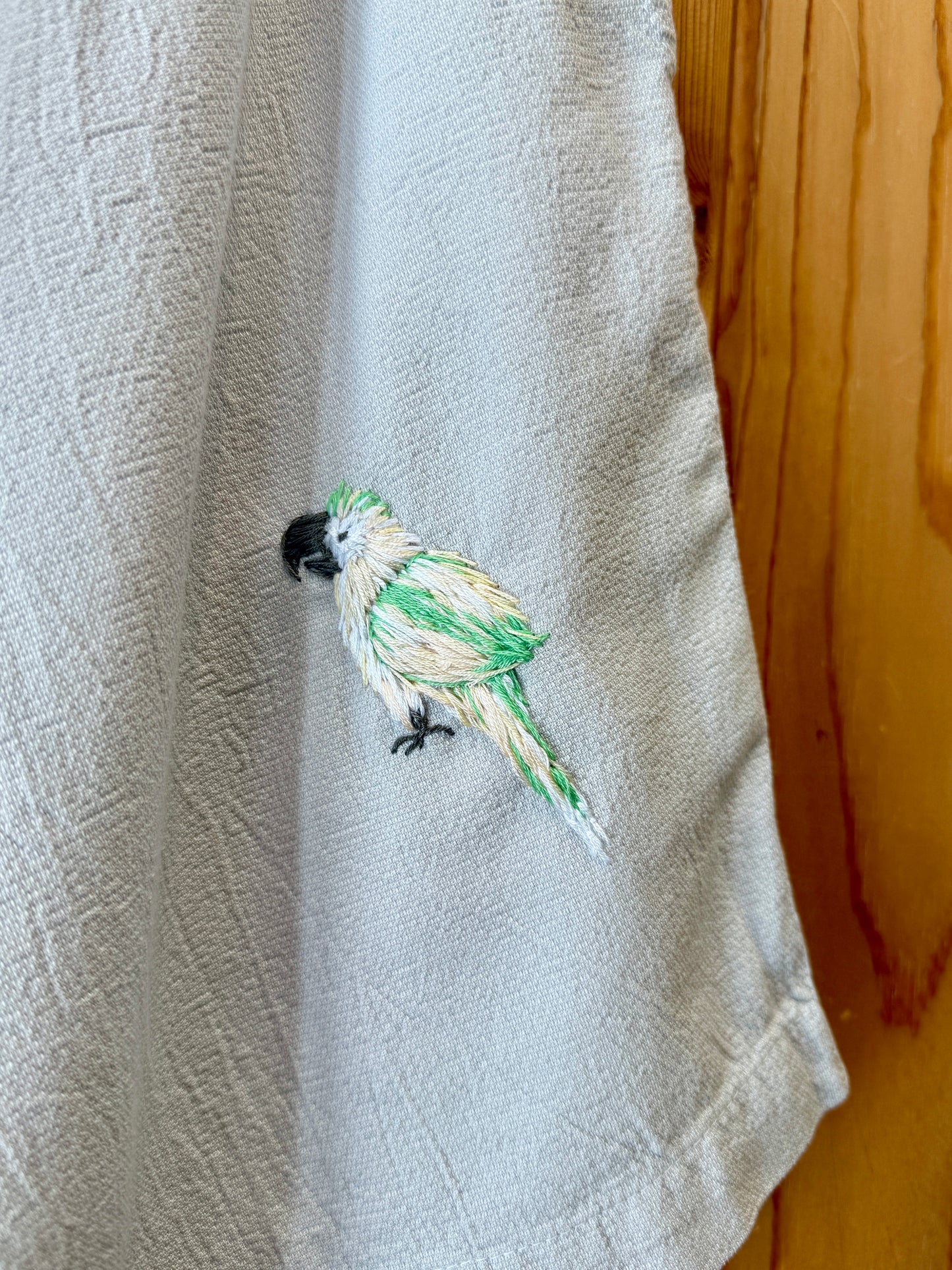 Crinkle Short - Neutral Neon Macaw
