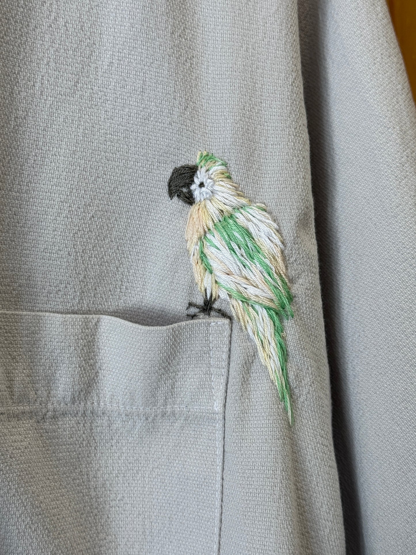 Crinkle S/S - Neutral Neon Macaw