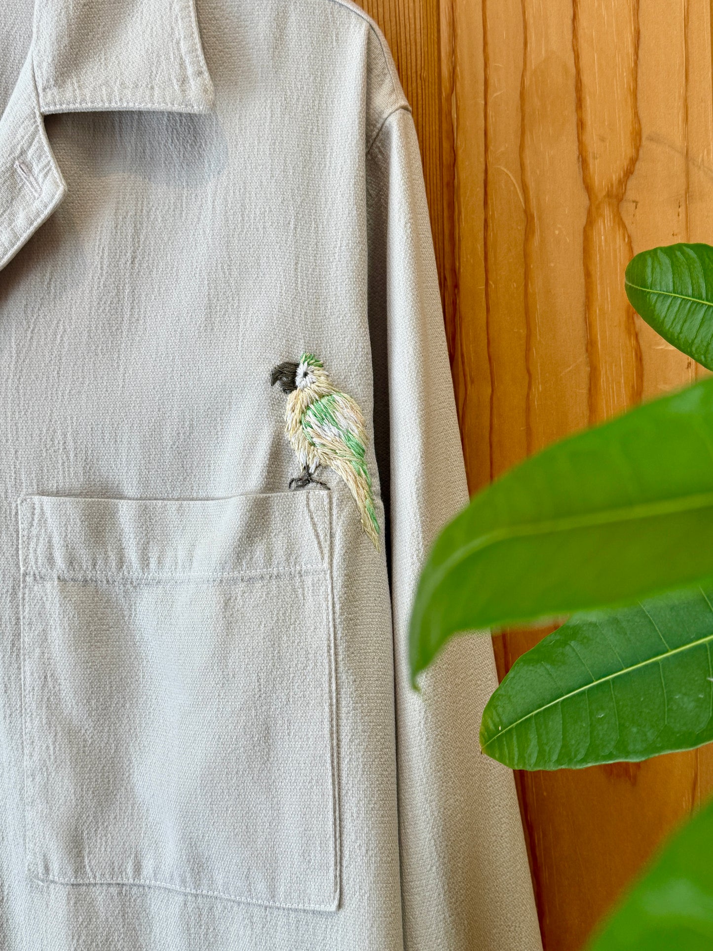 Crinkle L/S - Neutral Neon Macaw