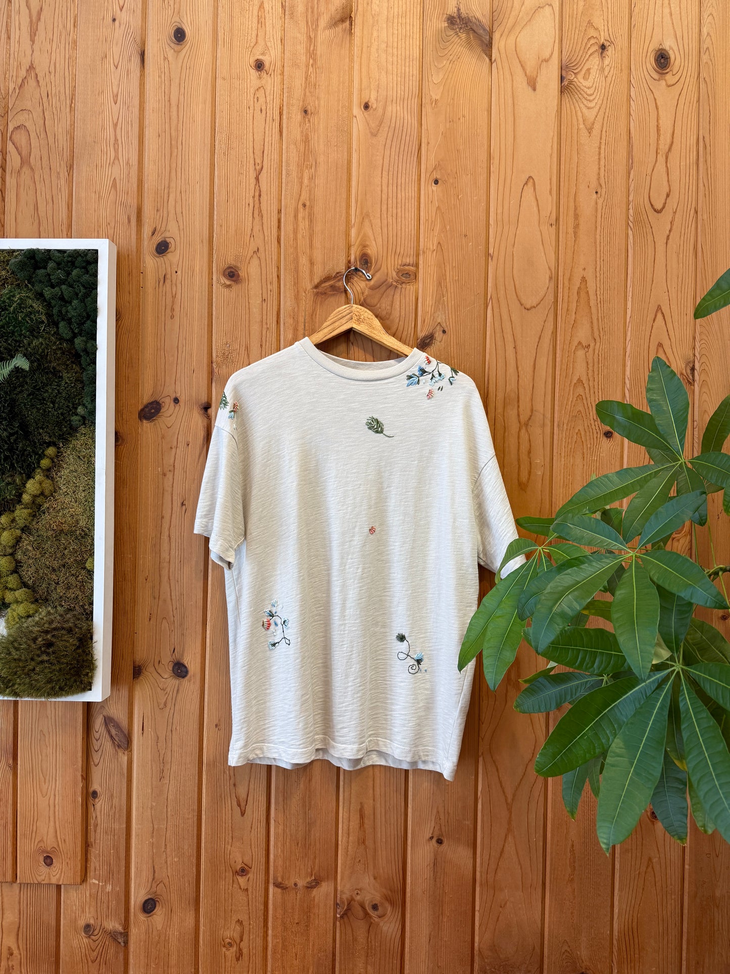 Journey Tee - Scattered Flora