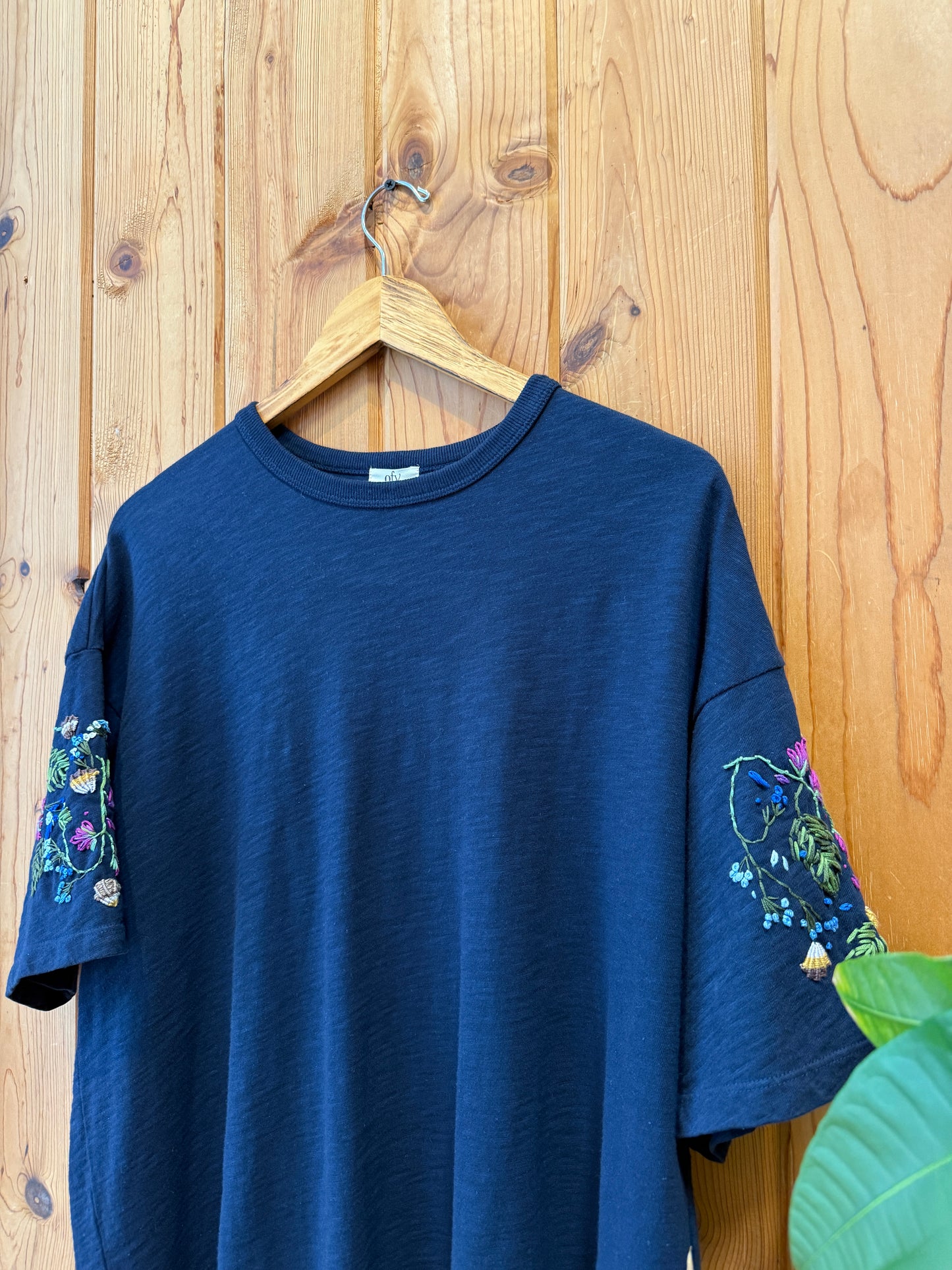 Journey Tee - Flora Sleeve