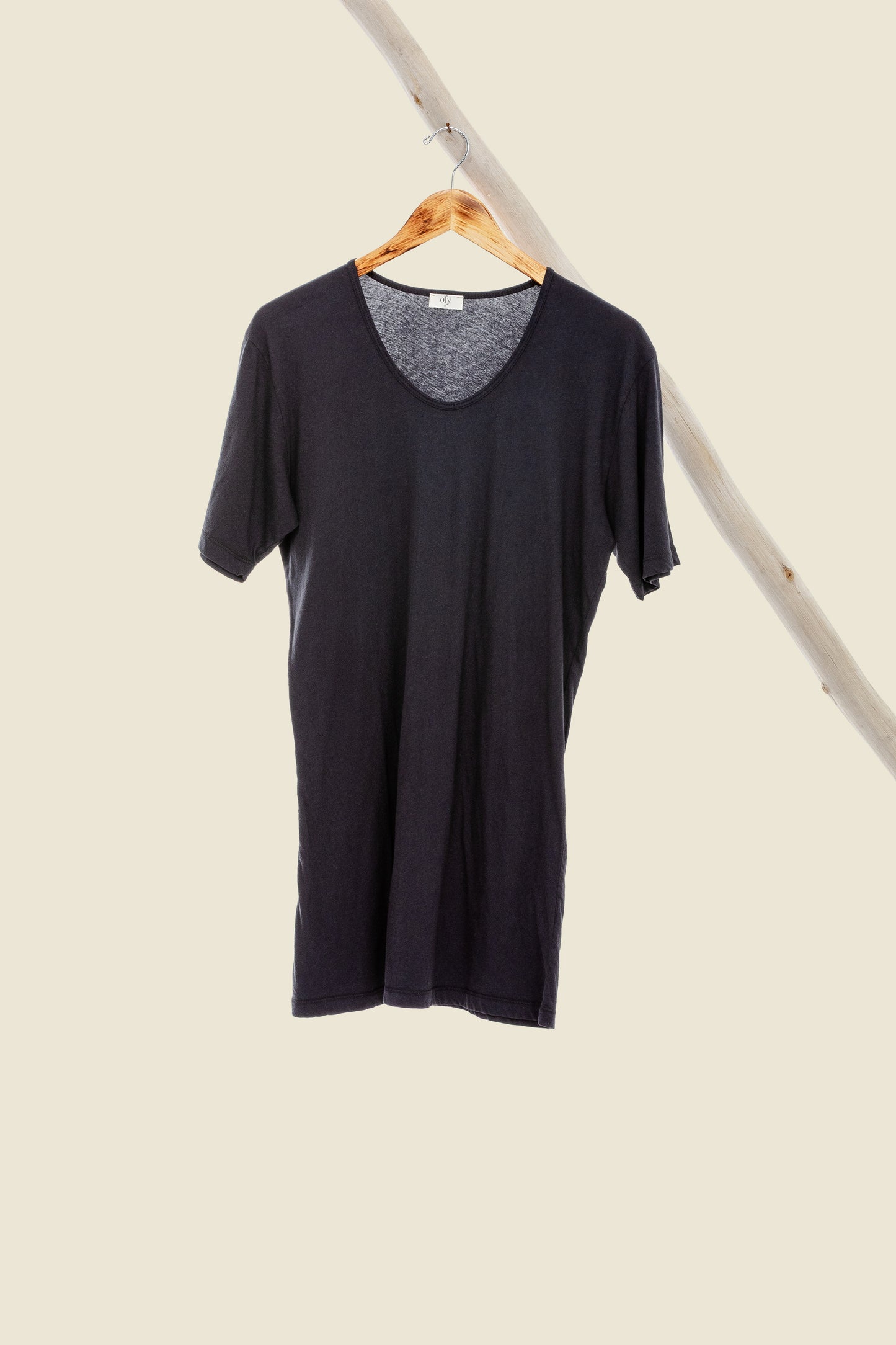 The Undertee - Black Hole