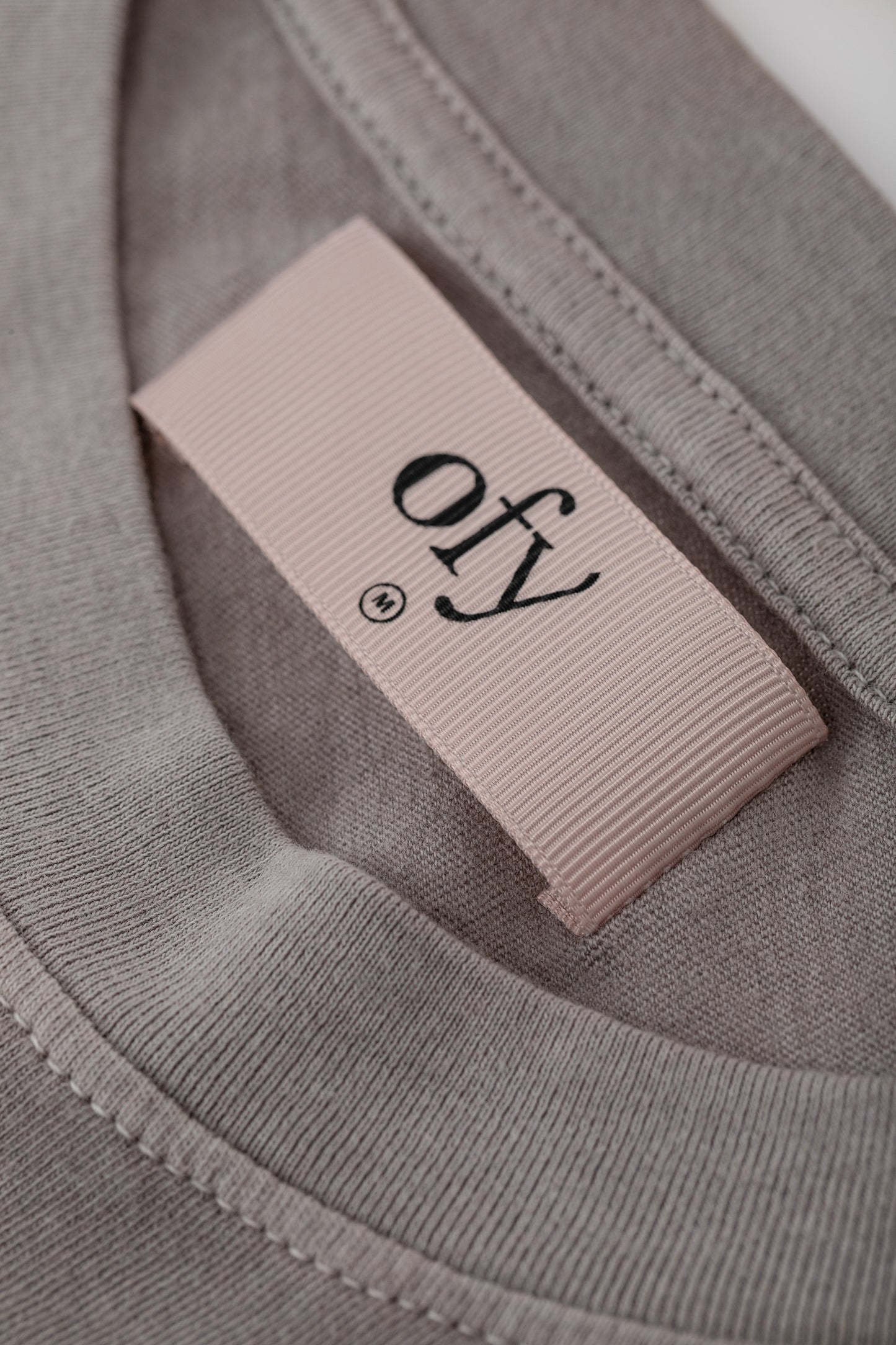 Essential Tee - Dune Smoke