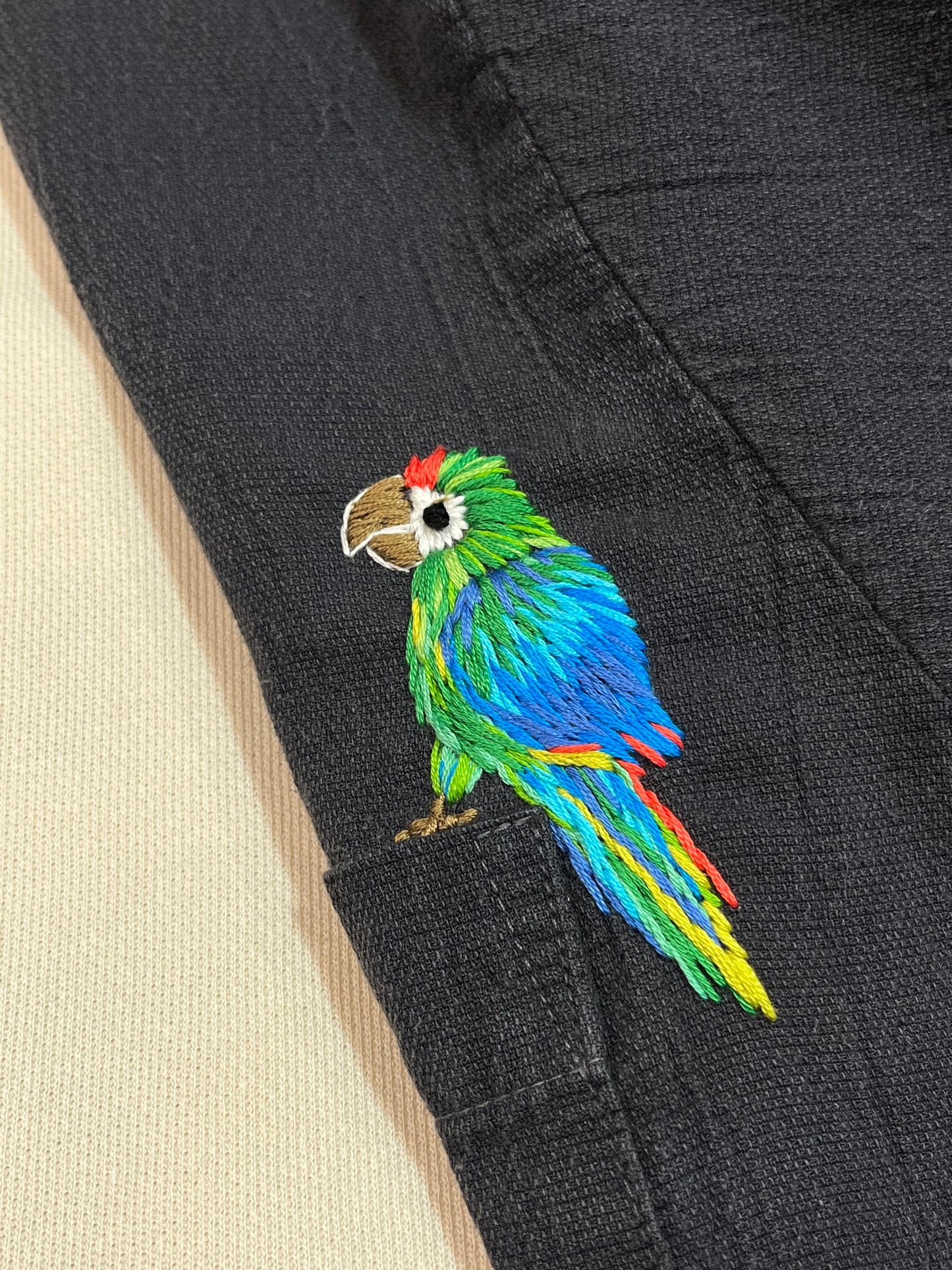Crinkle S/S  - Military Macaw