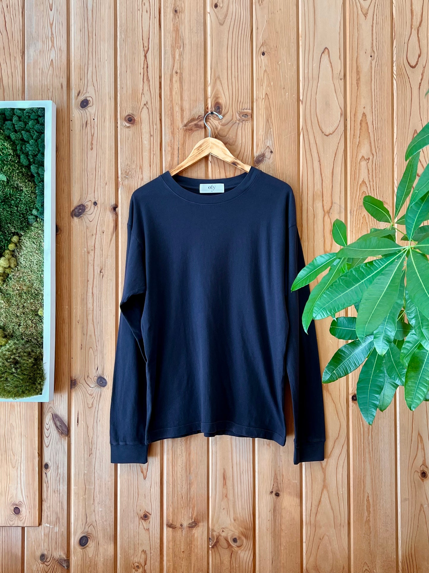 Essential L/S - Black Sand