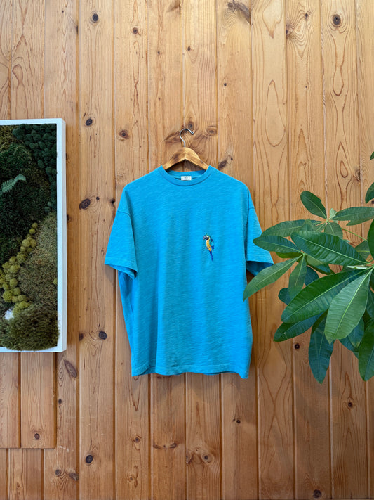 Journey Tee - Blue + Yellow Macaw I