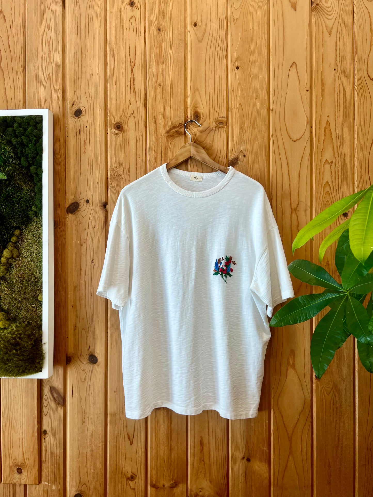 Journey Tee - Lucent White Bouquet