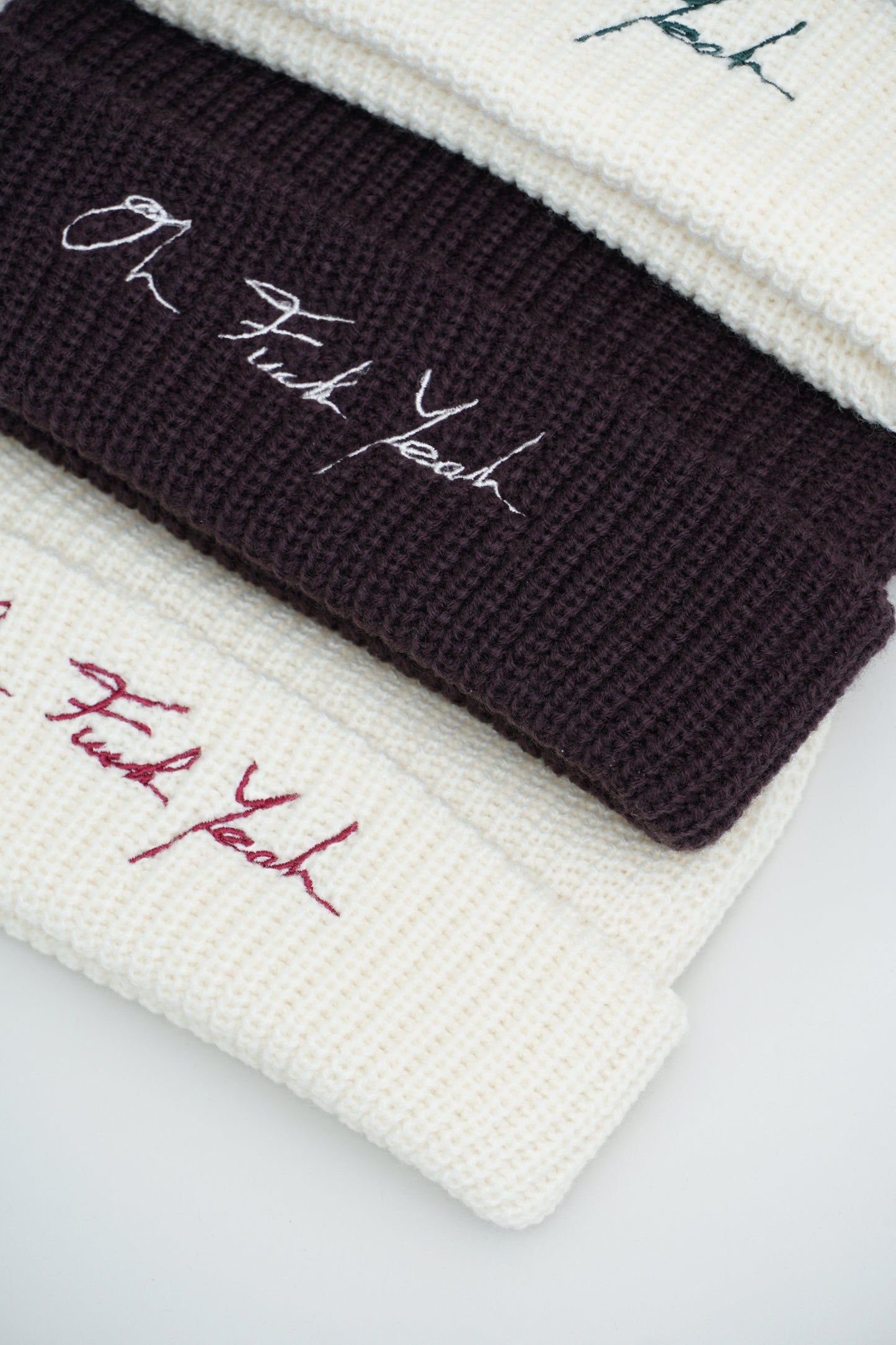 Signature Cable Beanie - Ivory/Red